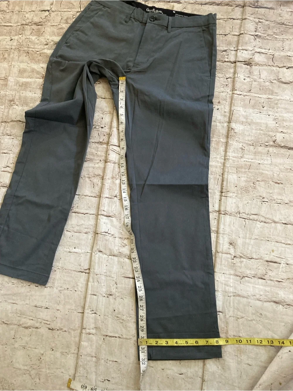 NWOT Goodfellow men’s grey Hennepin straight leg pants size 32 x 32